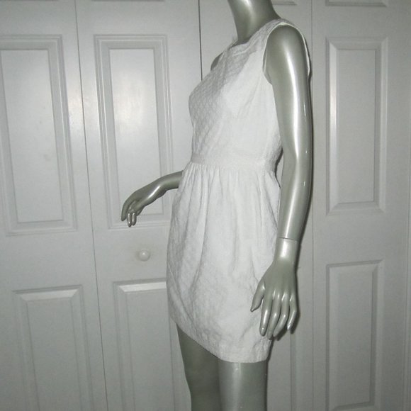 VINEYARD VINES White Eyelet Sleeveless Lined Dress - Picture 3 of 8